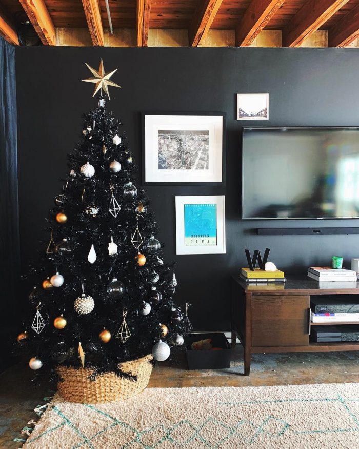 Árvore de Natal preta: veja a mais nova variação de decoração natalina